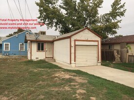 6658 Avenue 308 in Visalia, CA - Building Photo