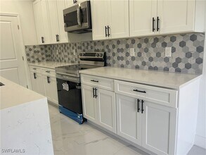 2810-2844 44th St SW in Lehigh Acres, FL - Building Photo - Building Photo