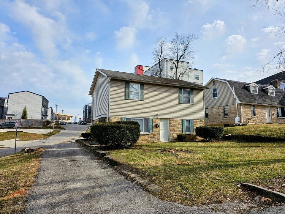 1316 N Lincoln St in Bloomington, IN - Building Photo