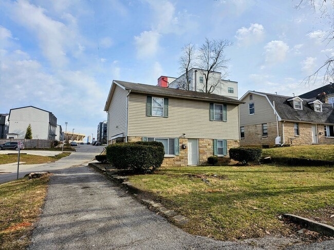 property at 1316 N Lincoln St