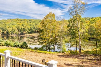 235 White Deer Rocks Rd in Woodbury, CT - Building Photo - Building Photo