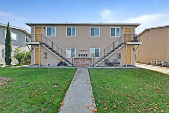 2546 Robinson Ave in Santa Clara, CA - Building Photo - Building Photo