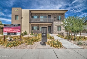 1037 S Farmer Ave in Tempe, AZ - Building Photo