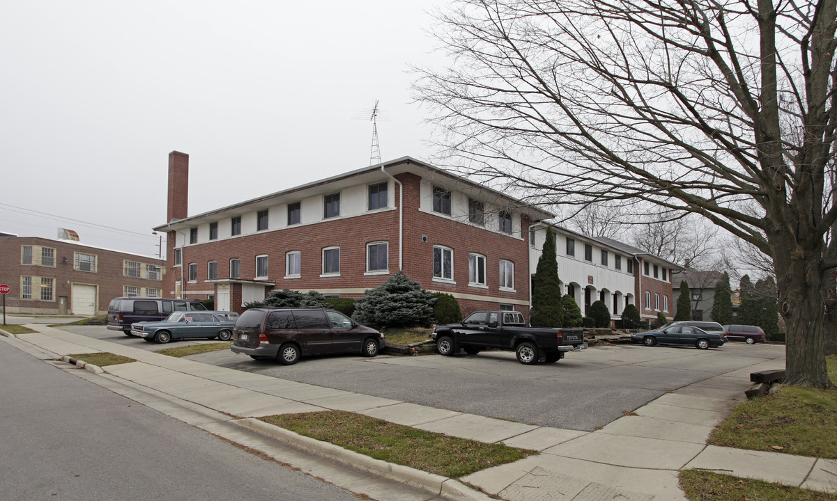 818 Michigan St in Delavan, WI - Building Photo