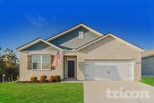 5035 Hunters Village Dr in Lebanon, TN - Building Photo