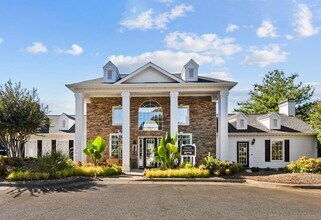 1517 New Garden Rd in Greensboro, NC - Building Photo - Building Photo
