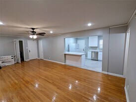 4714 Oakshire Dr in Houston, TX - Building Photo