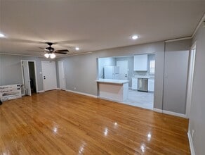 4714 Oakshire Dr in Houston, TX - Building Photo - Building Photo