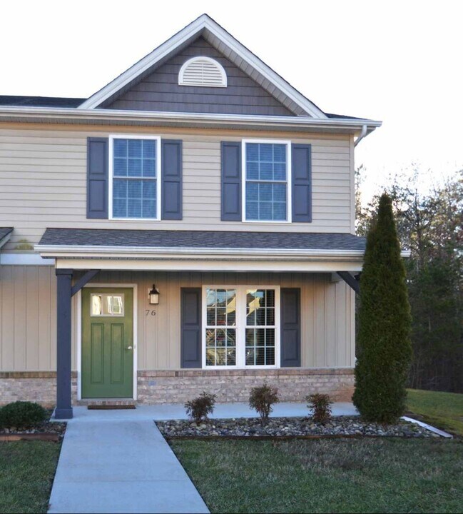 76 Gloucester Dr in Lynchburg, VA - Building Photo