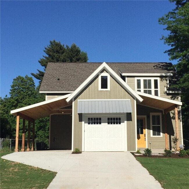 306 NW H St in Bentonville, AR - Building Photo - Building Photo