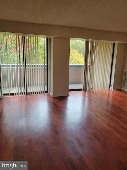 2230 George C Marshall Dr, Unit 304 in Falls Church, VA - Building Photo - Building Photo