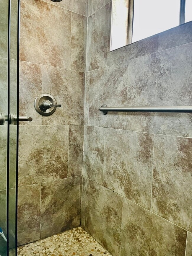 5908 Kiam St in Houston, TX - Building Photo - Building Photo