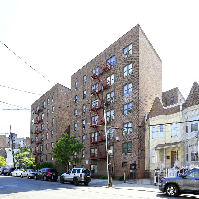 2050 Valentine Ave in Bronx, NY - Building Photo - Building Photo