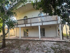 472 NW 2nd Terrace in Deerfield Beach, FL - Building Photo - Building Photo