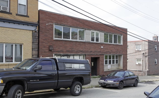 479 3rd St in Pitcairn, PA - Building Photo - Building Photo