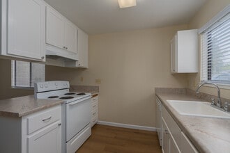 Eastwood Court Apartments in Chico, CA - Foto de edificio - Interior Photo