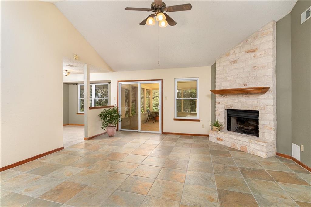 6905 Smokey Hill Rd in Austin, TX - Building Photo