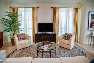 1431 Riverplace Blvd, Unit 2804 in Jacksonville, FL - Building Photo - Building Photo