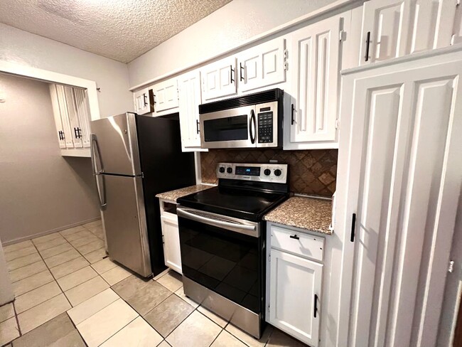 property at 324 Arborview Dr