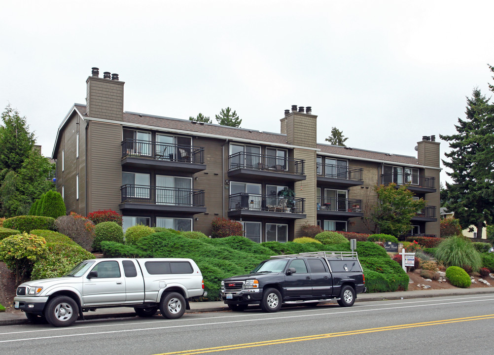 Sunset Pointe Apartments in Kirkland, WA - Building Photo