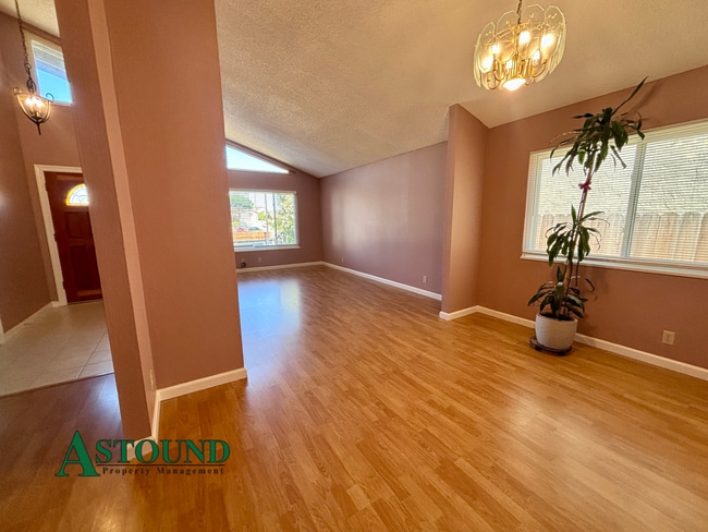 103 Oriole Ct in Hercules, CA - Building Photo - Building Photo
