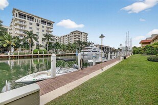 1700 SE 15th St in Fort Lauderdale, FL - Building Photo