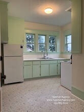 143 4th Ave NW, Unit D in Puyallup, WA - Foto de edificio - Building Photo