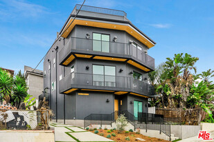 701 N Vendome St in Los Angeles, CA - Building Photo