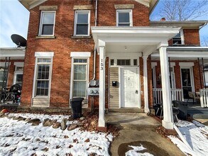 153 N Sycamore St in Ravenna, OH - Building Photo - Building Photo