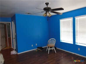 1641 Kuehler Ave in New Braunfels, TX - Foto de edificio - Building Photo