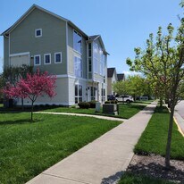 325 S Poplar St, Unit 521 S Poplar St. in Oxford, OH - Building Photo