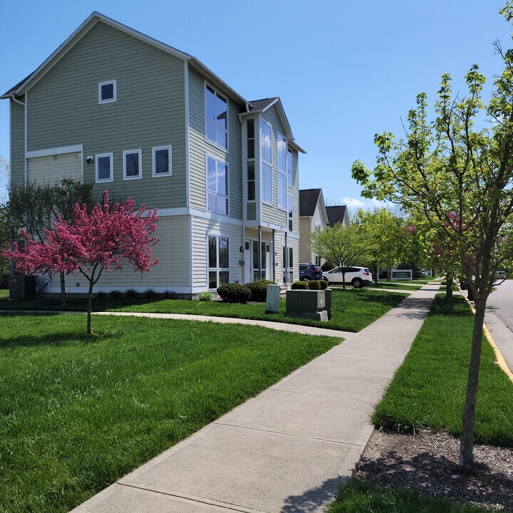 325 S Poplar St in Oxford, OH - Building Photo