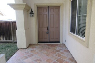 576 Pearson Dr in Brentwood, CA - Building Photo - Building Photo