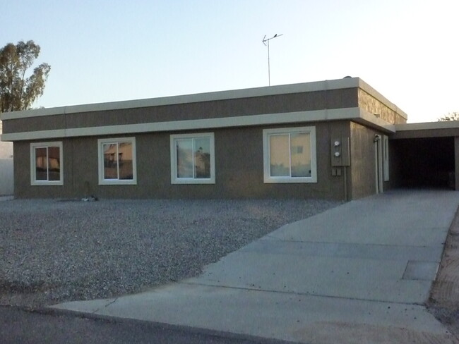 261 Cottonwood Dr in Lake Havasu City, AZ - Building Photo - Building Photo