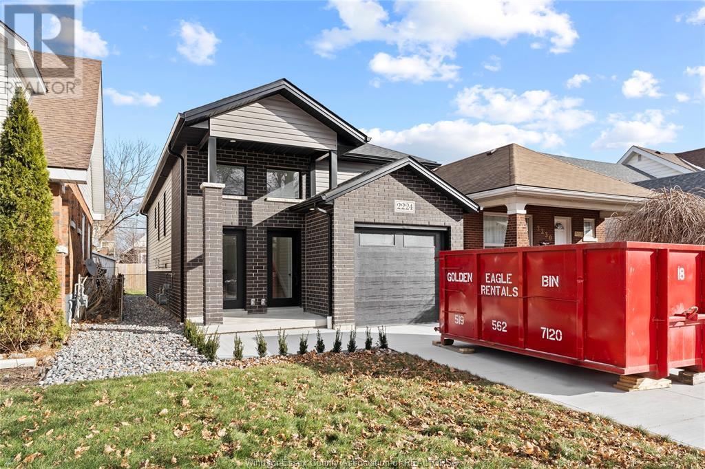 2224 Fraser Ave in Windsor, ON - Building Photo