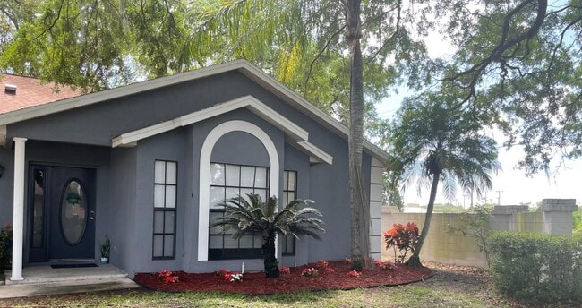 2701 Wilder Park Dr in Plant City, FL - Building Photo - Building Photo