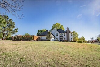 2 Oak Ridge Ln in Bentonville, AR - Building Photo - Building Photo