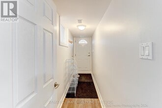 49 Gooderham Dr in Toronto, ON - Building Photo - Building Photo