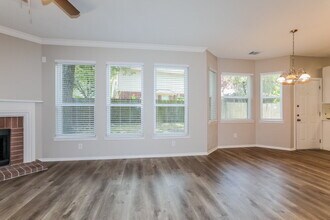 19419 Kacey Ln Ct in Humble, TX - Foto de edificio - Building Photo