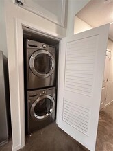 1103 Dumble St, Unit b in Houston, TX - Building Photo - Building Photo