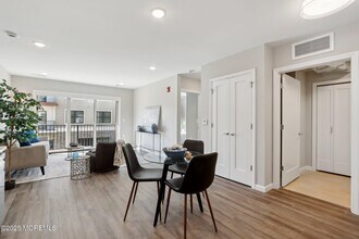 258 Morris Ave in Long Branch, NJ - Building Photo - Building Photo