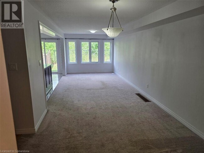 570 Linden Dr in Cambridge, ON - Building Photo - Building Photo