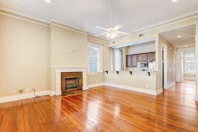 property at 109 E Oglethorpe Ave