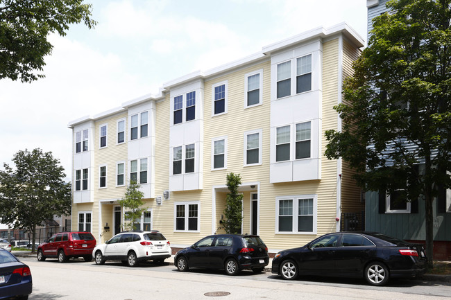 Copley Townhomes in Boston, MA - Building Photo - Building Photo