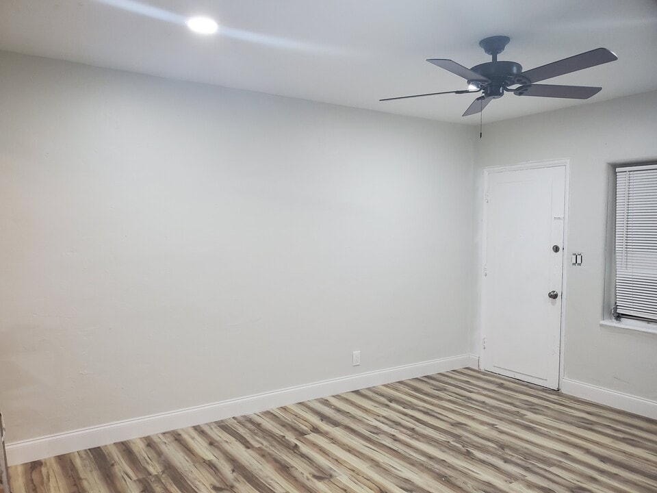 1937 Madison St, Unit 2 in Hollywood, FL - Foto de edificio