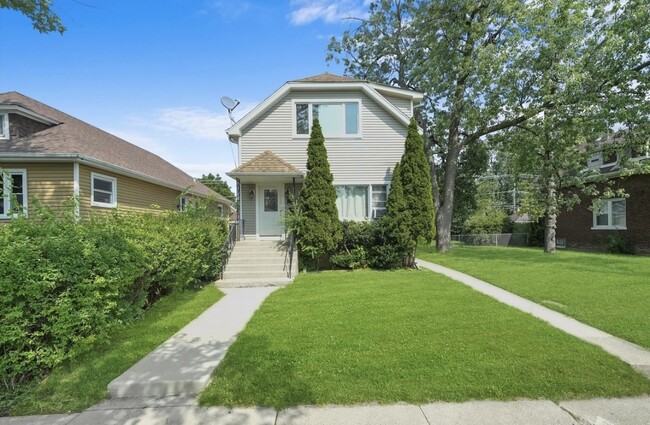 12517 Elm St, Unit 2