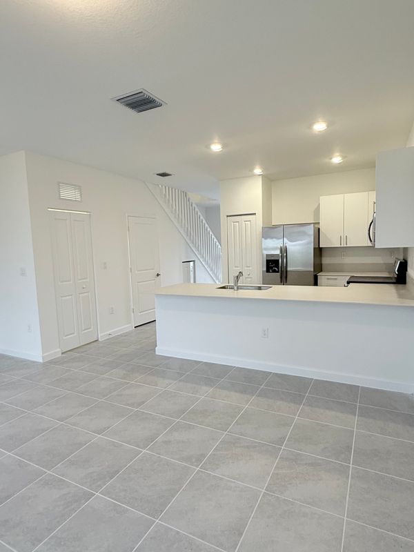2800 SE 26th Ave in Homestead, FL - Building Photo - Building Photo