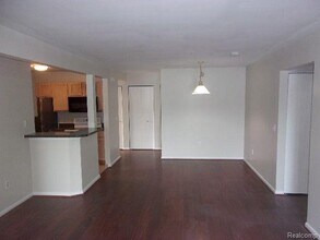 866 Amanda Ln in Pontiac, MI - Building Photo - Building Photo