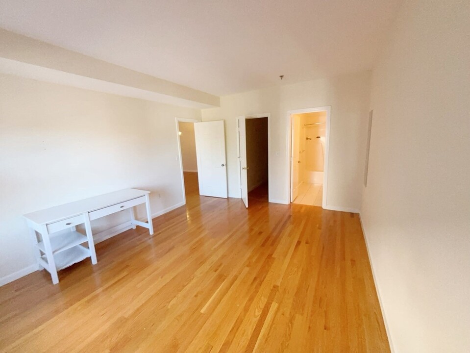 2451 Massachusetts Ave, Unit #203 in Cambridge, MA - Building Photo