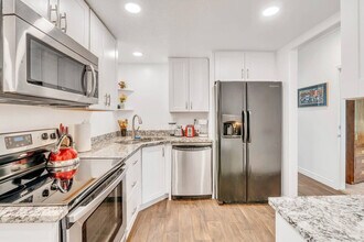 12067 Lampton View Dr in Riverton, UT - Building Photo - Building Photo